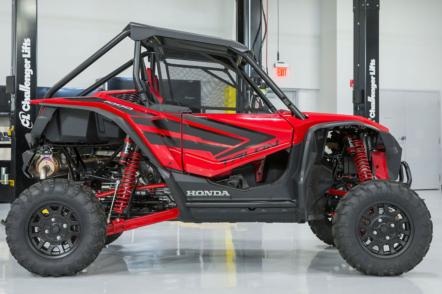 2019 Honda Talon 1000 Walk Around & First Impressions - Dirt Trax Online